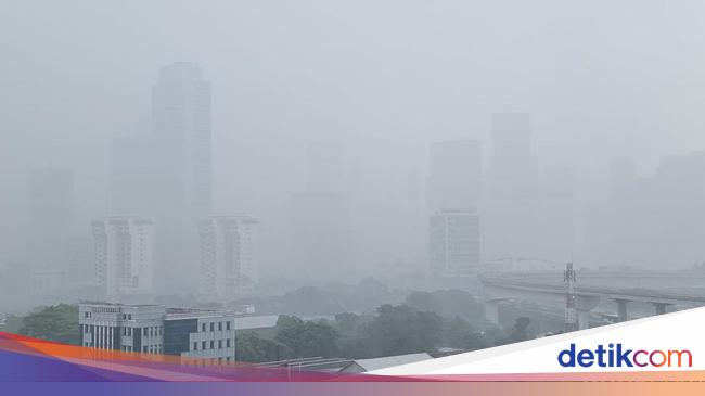 BPBD Jakarta: Hujan di Malam Hari Dampak Angin dari Daratan Siberia