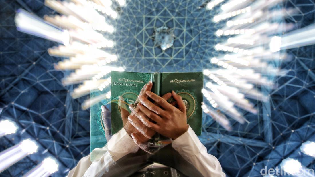 6 Ayat Tentang Nuzulul Quran Dan Tahapan Turunnya Al-Qur'an