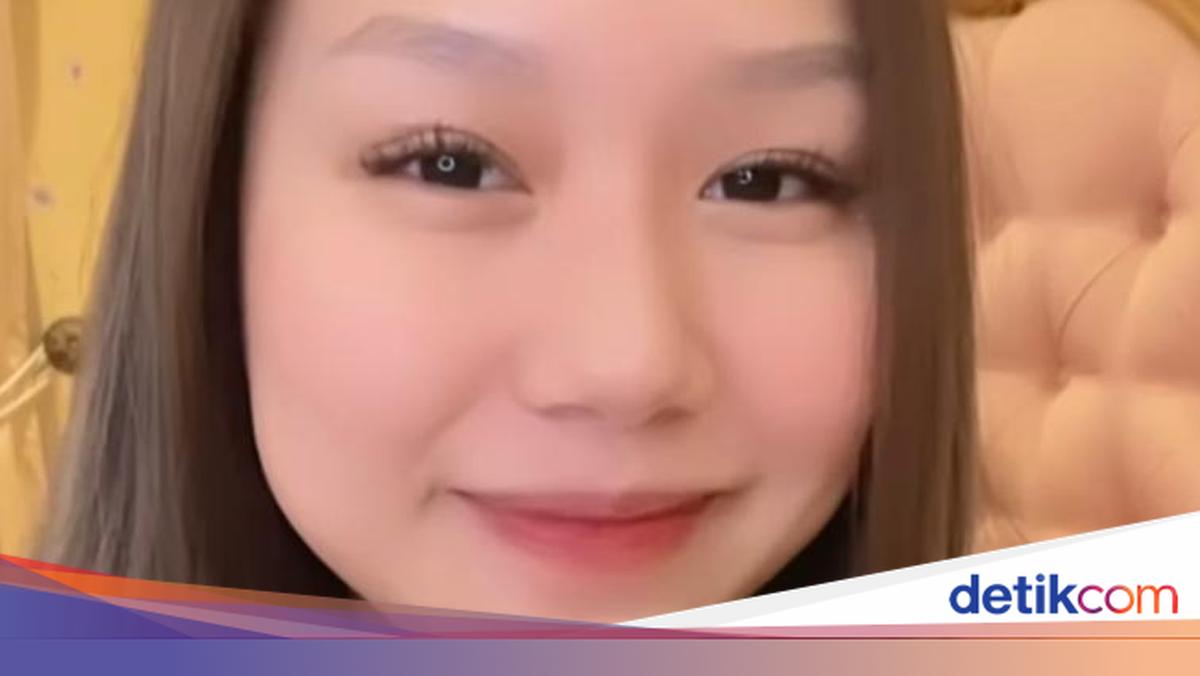 Bokira porno videoni tomosha qiling Onam uyga kelishidan oldin jinsiy aloqani tomosha qiling.