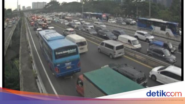 Tol Dalam Kota Macet Parah Dari Slipi Hingga Pancoran 6046