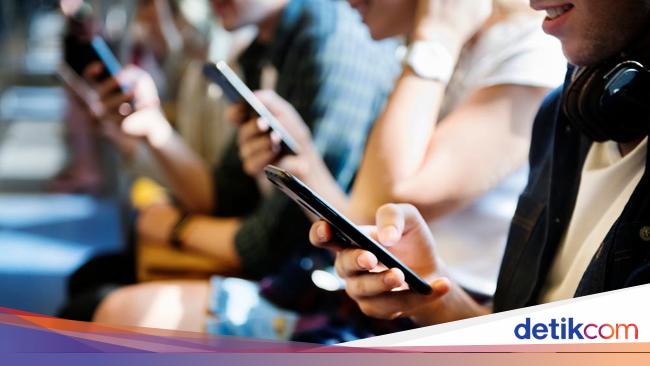 “Indonesia Ranks 6th in HP Addiction and 10th in Social Media Use, Electronics Hub Report Finds”