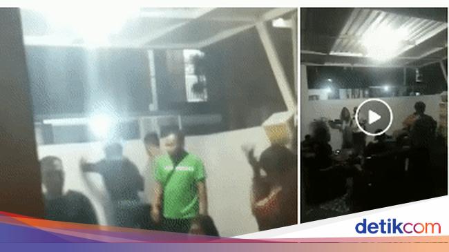 Viral Video Pengeroyokan di Sukabumi Gara-gara Bisnis Tahu Bulat - detikcom