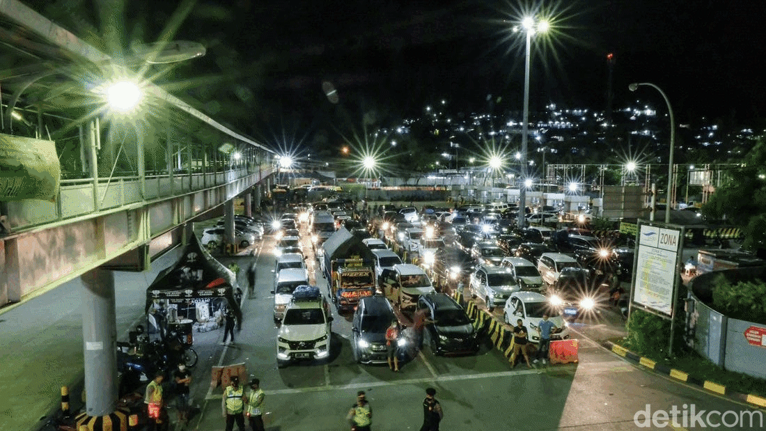 Terkini! Suasana Pelabuhan Merak Saat Puncak Arus Mudik