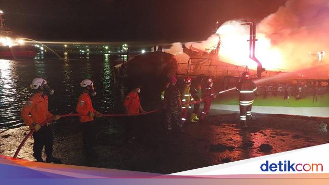 7 Fakta Kebakaran Kapal Di Dermaga Wijayapura Cilacap