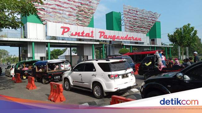 Dugaan Tiket Masuk Palsu, Ratusan Petugas Gerbang Pangandaran Diberhentikan