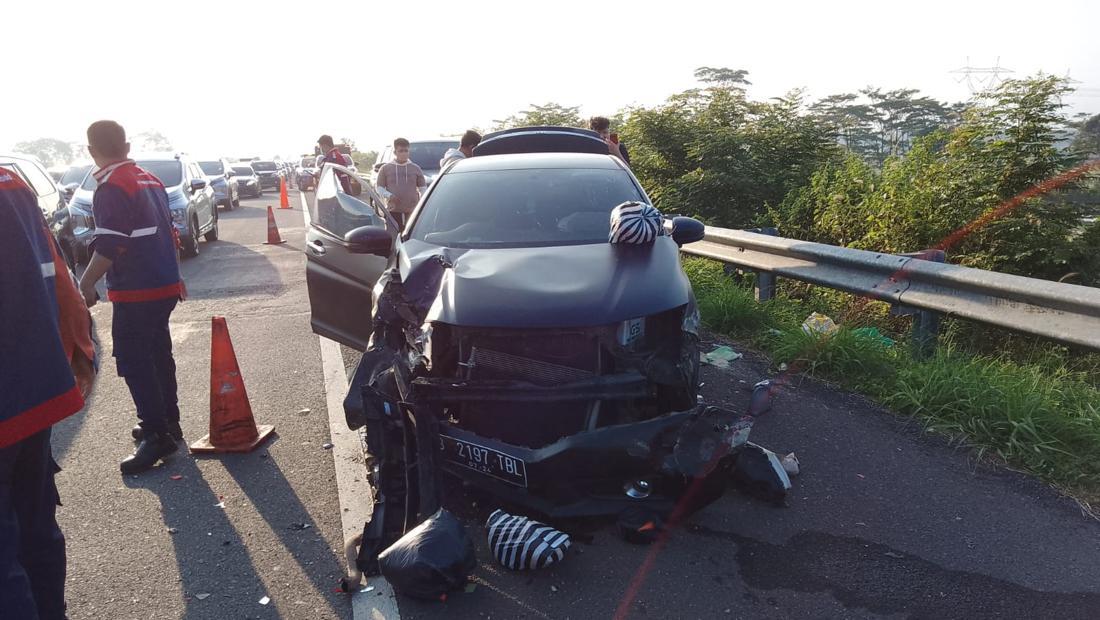 Kecelakaan Libatkan 2 Mobil Di Tol Pemalang-Batang, Penyebabnya Terungkap