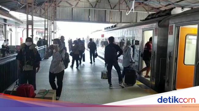 Penumpang KA Daop 7 aman setelah lokomotif macet