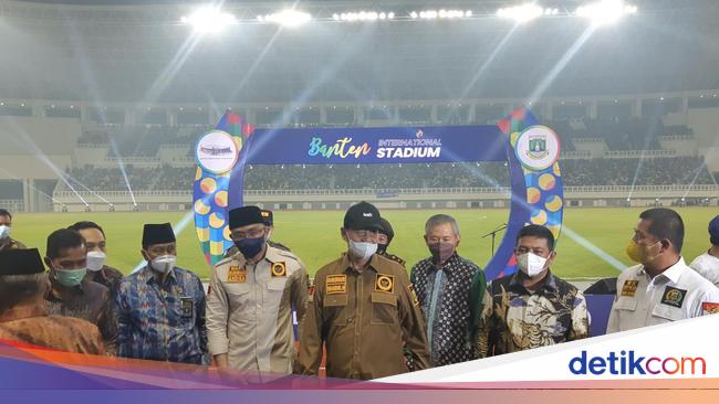 Inaugurating Banten International Stadium, Governor Wahidin Touches JIS