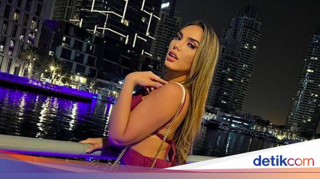 Bintang OnlyFans Maskeran Darah Haid Biar Glowing