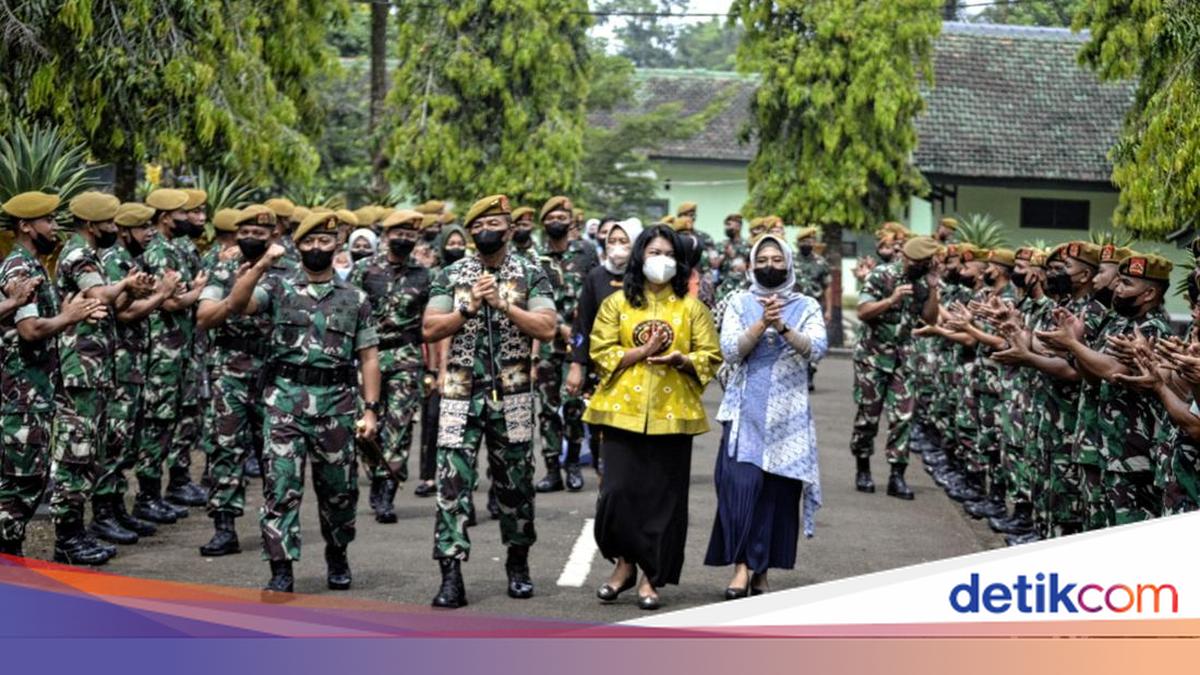 Qorqinchli kokrak porno