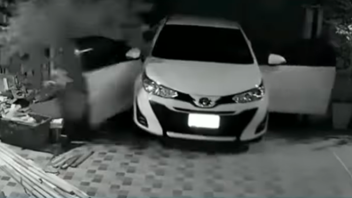viral mobil nyelonong mundur pintu sampai patah lakukan ini saat turun kendaraan jollynews