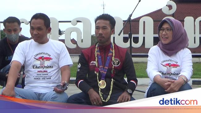 Saiful Rijal Peraih 3 Emas di SEA Games Asal Lumajang Diarak Keliling Kota
