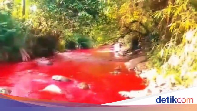 Air Merah Darah Di Sungai Cimeta Diduga Pewarna Kain