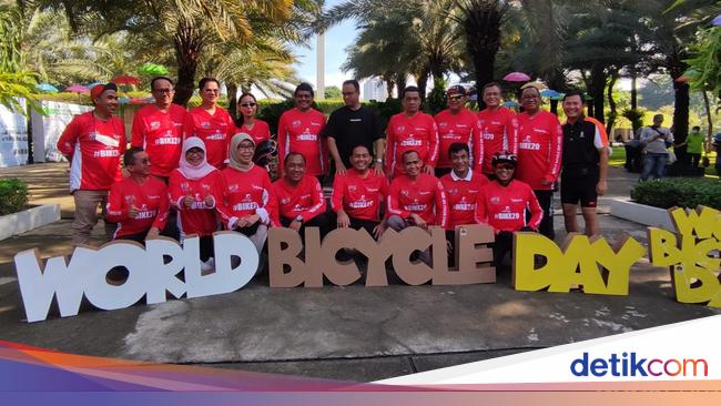 World Bike Day, Anies Gowes with Anglo-Turkish Ambassador in Jakarta