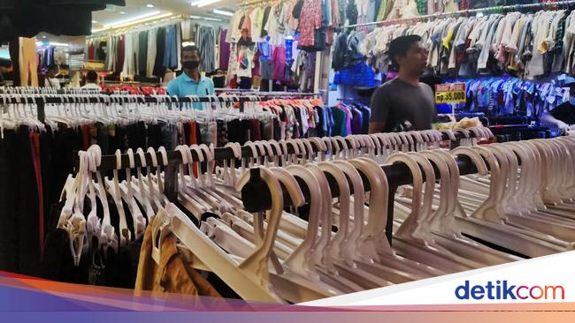 From Thrifting Business, Pasar Senen Traders can pocket IDR 5 million/day