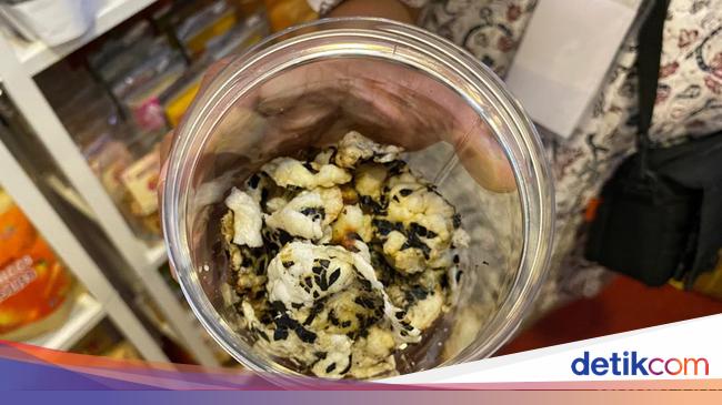 Kriuk Renyah Keripik Tike Olahan Rumput Liar Teki Khas Indramayu