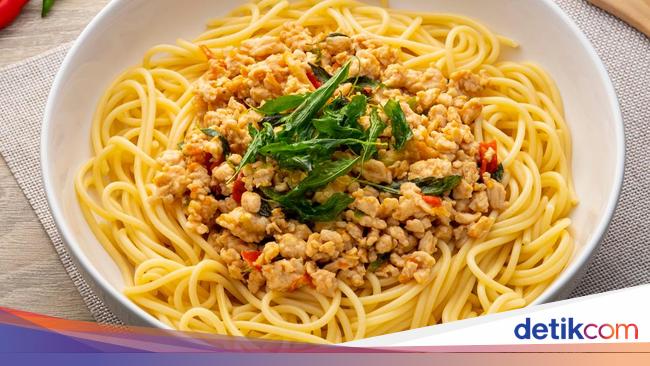 3 Resep Spaghetti Ayam Populer ala Kafe Untuk Makan Malam