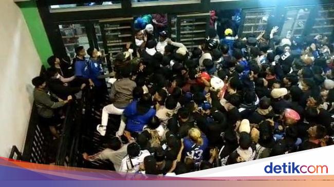 Moments of Chaos at GBLA Stadium to Kill 2 Bobotoh