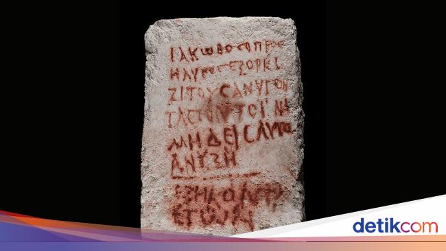 1,800 Year Old Horror Grave Filled with Cursed Writings