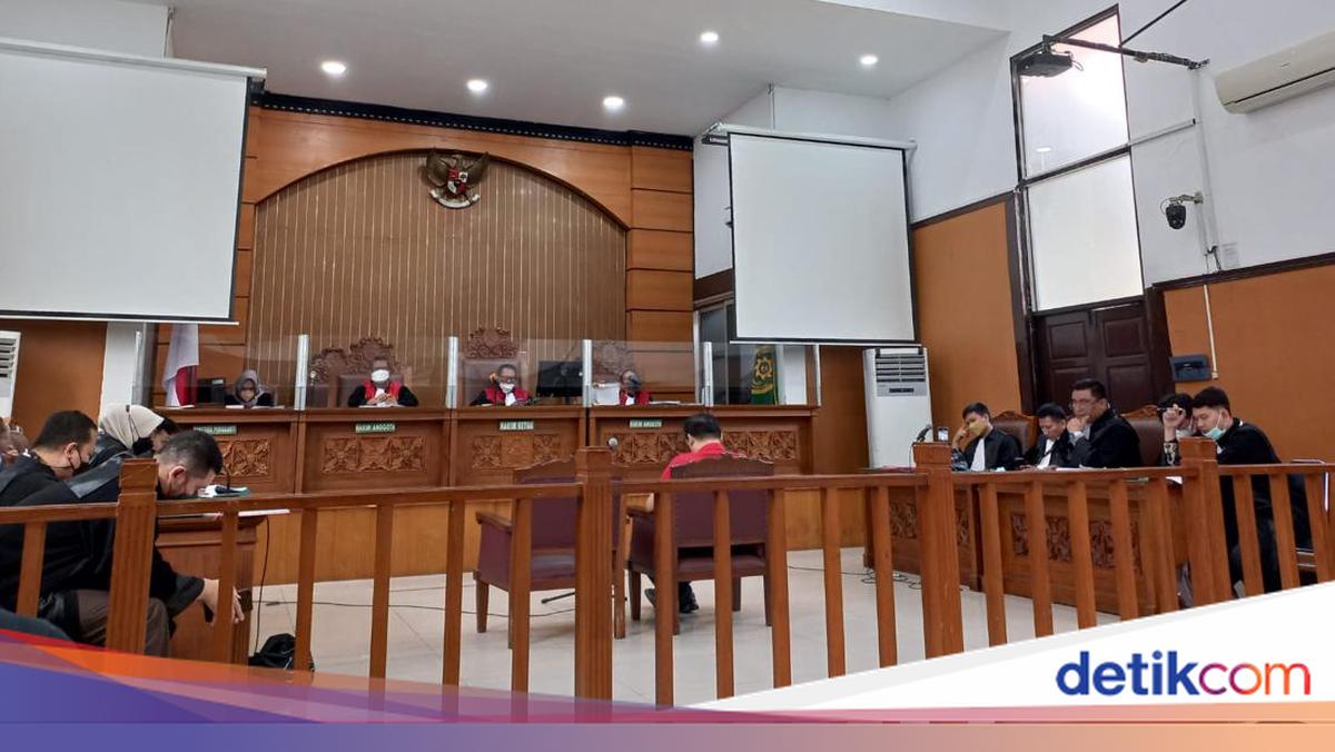 Divonis 4,5 Tahun Bui Kasus Pemalsuan Surat, Alvin Lim Berada di Singapura