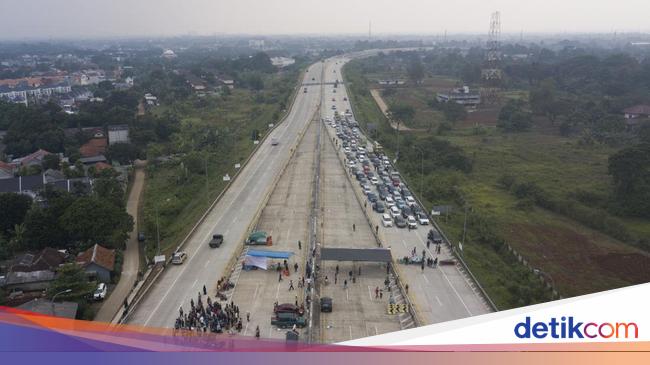 Severe Traffic Congestion as Residents Block Jatikarya Highway Once Again!