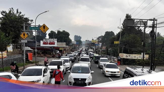 Kisah Wisatawan Terjebak Macet Berjam-jam di Lembang dan Puncak