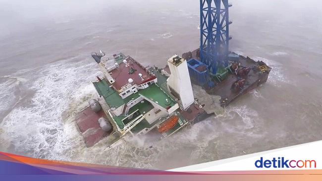 Ship splits in South China Sea due to hurricane, 12 bodies found