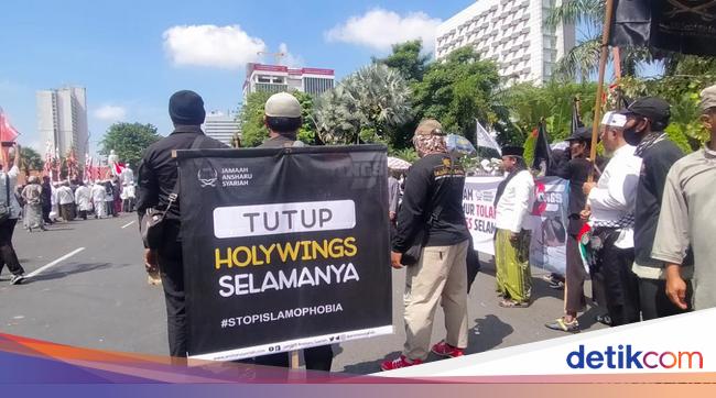 The teacher in Depok who alludes to Habib Rizieq and Holywings is disabled