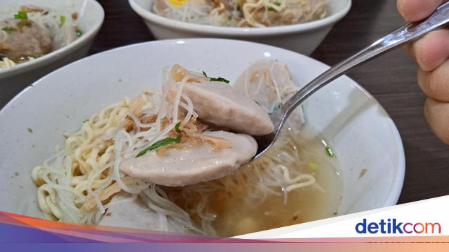 Bakso Gepeng Langganan Artis Yang Bisa Habsikan 25 Kg Daging Sehari