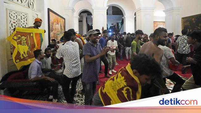 Unusual Finding After Demonstrators Take Over Sri Lanka’s Presidential Palace