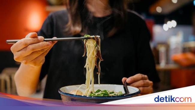 Japanese and Chinese people love to eat instant noodles but stay healthy, this is the secret