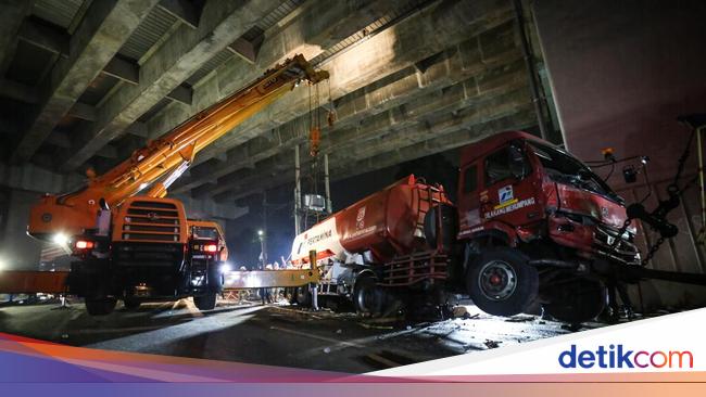 The Story of Mother’s Love of All Time in the Deadly Pertamina Truck Accident