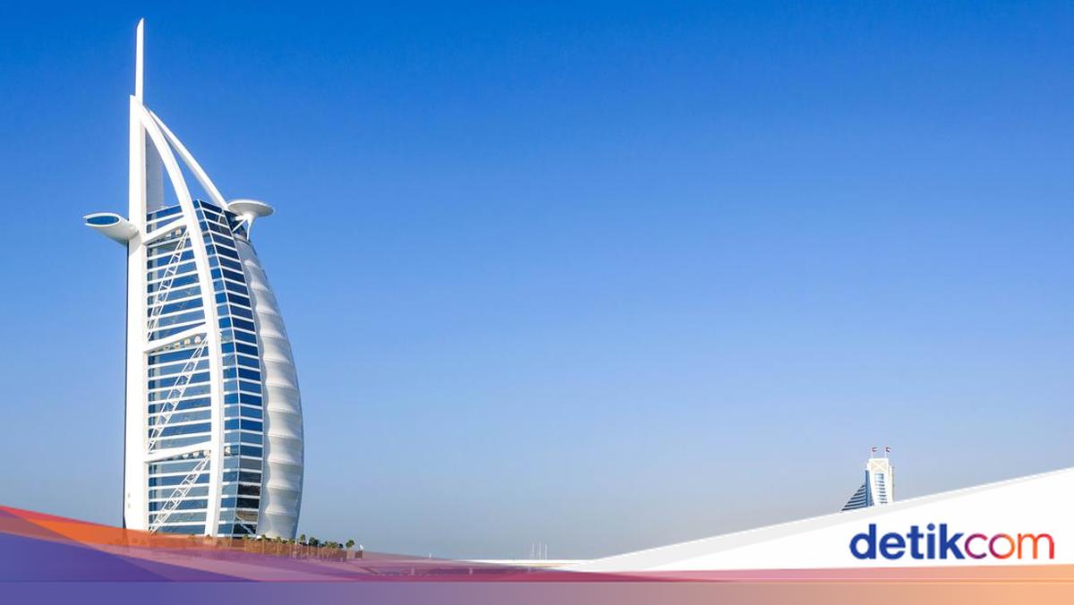 UEA Cegat Ratusan Drone Iran, Puing Sempat Picu Kebakaran di Hotel Mewah Dubai