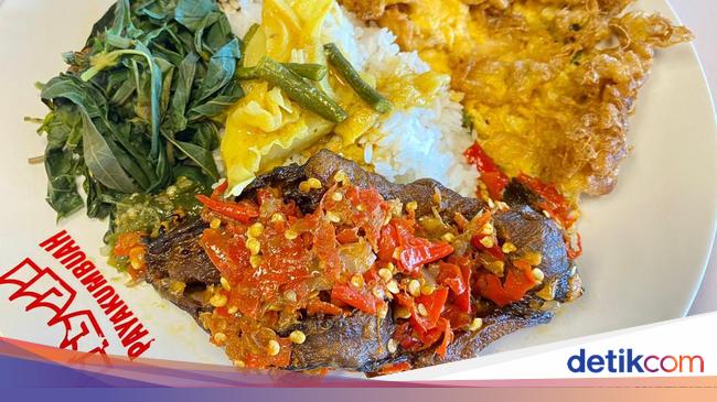 Payakumbuah: Lamak Bana! Ikan Salai di RM Padang Arief Muhammad