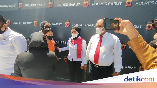d-20-seorang-gadis-asal-garut-nekat-menyebar-konten-porno-di-instagram-alasan-sang-gadis-menyebar-dan-menjual-konten-itu-bikin-3_169.jpeg?wid=54&w=650&v=1&t=jpeg