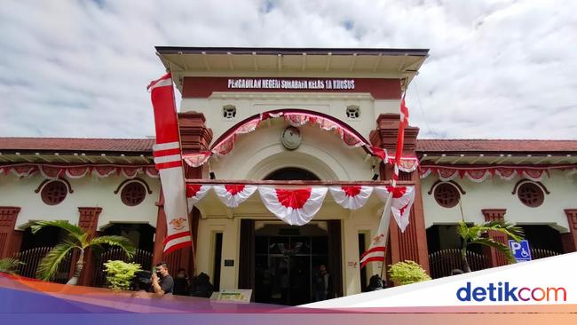 Gambar Sidang Perdana Tragedi Kanjuruhan di PN Surabaya