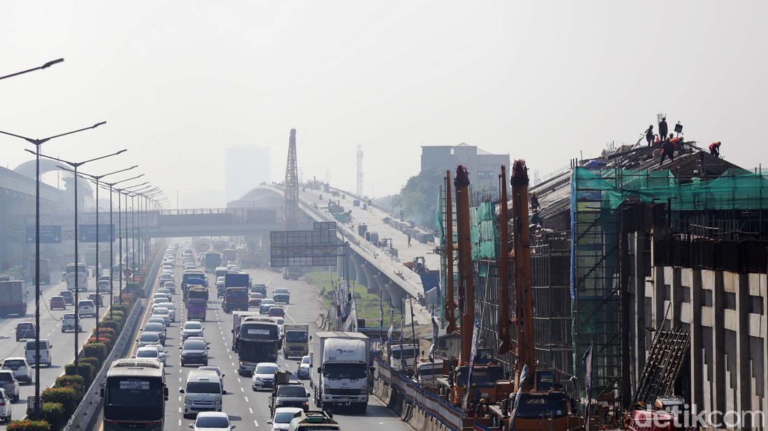 Biaya Bengkak, Proyek Kereta Cepat RI Jadi Yang Termahal Di Dunia?