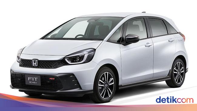 Honda Fit e:HEV Facelift Released, There is an RS Variant!