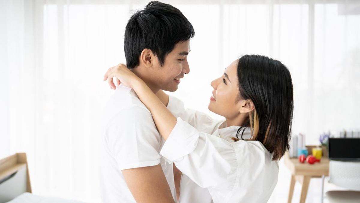 Istri Wajib Tahu! 10 Trik Sensual yang Bikin Suami Nempel Terus-Betah di Ranjang