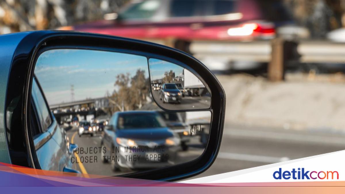 Berapa Lama Waktu Ideal Melihat Kaca Spion?