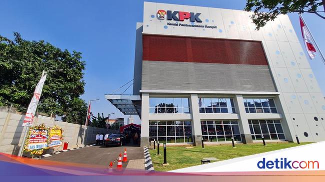 KPK Gelar Lelang Barang Rampasan Korupsi, Ada iPhone hingga Mobil