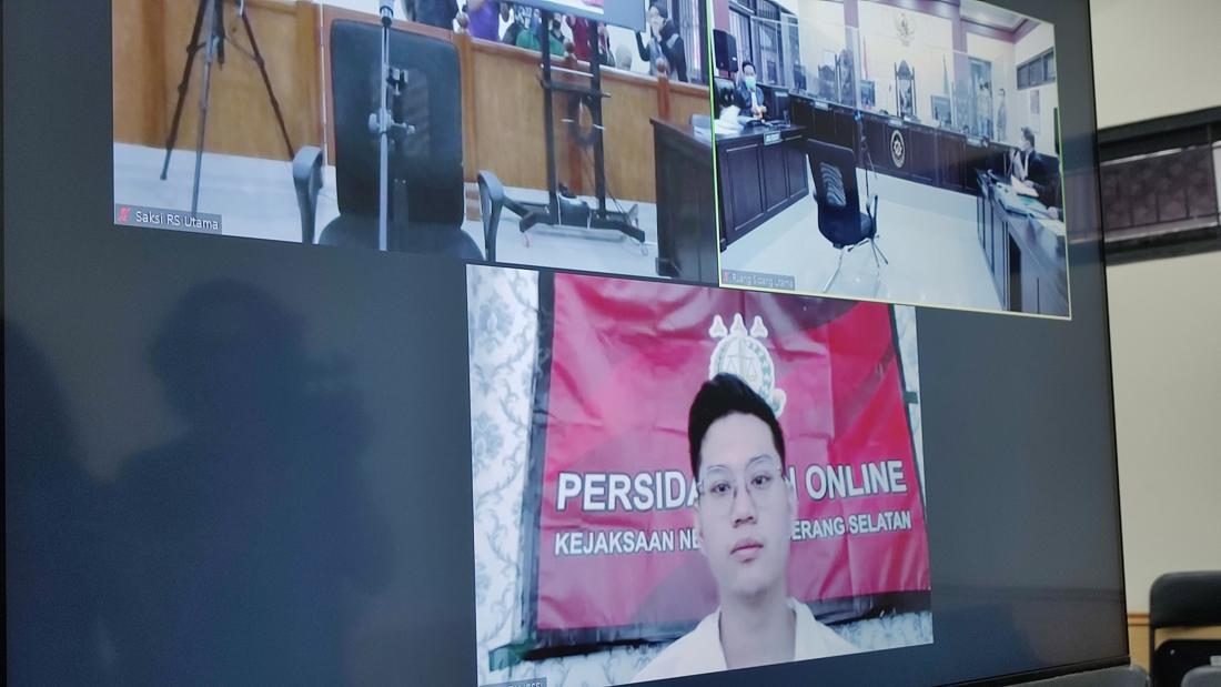 Indra Kenz Didakwa Judi Online, Sebar Hoax Hingga TPPU Terkait Kasus Binomo