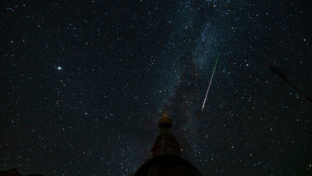 Fenomena Langit April 2024: Gerhana Matahari Hingga Hujan Meteor