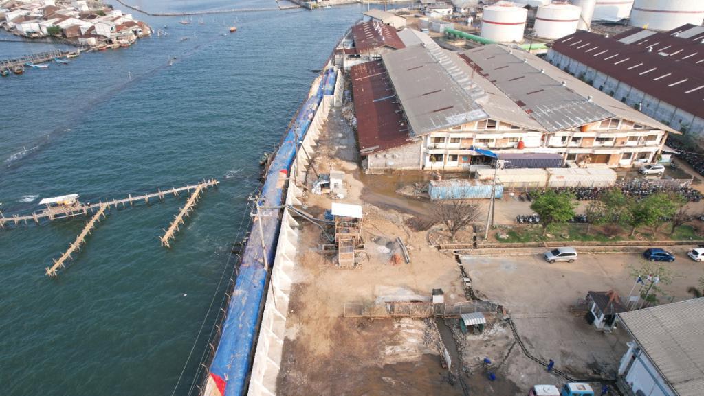 Perbaikan Tanggul Yang Picu Banjir Di Pelabuhan Semarang Rampung