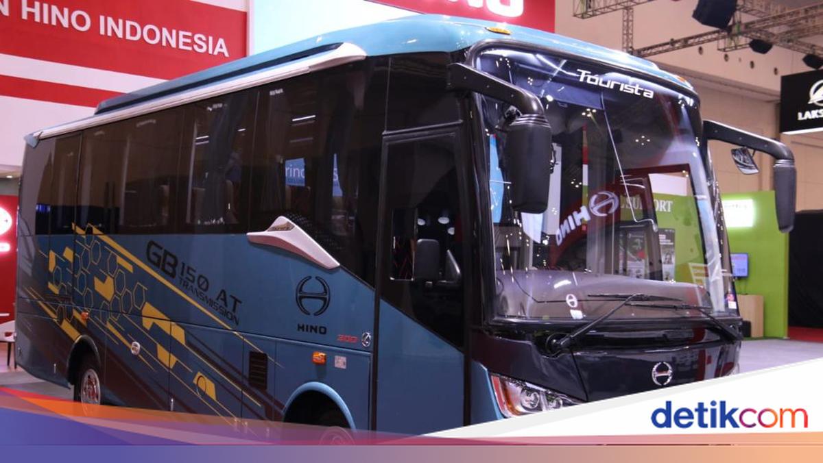 Pertama di Kelasnya, Intip Spesifikasi Bus Medium Hino Bertransmisi ...