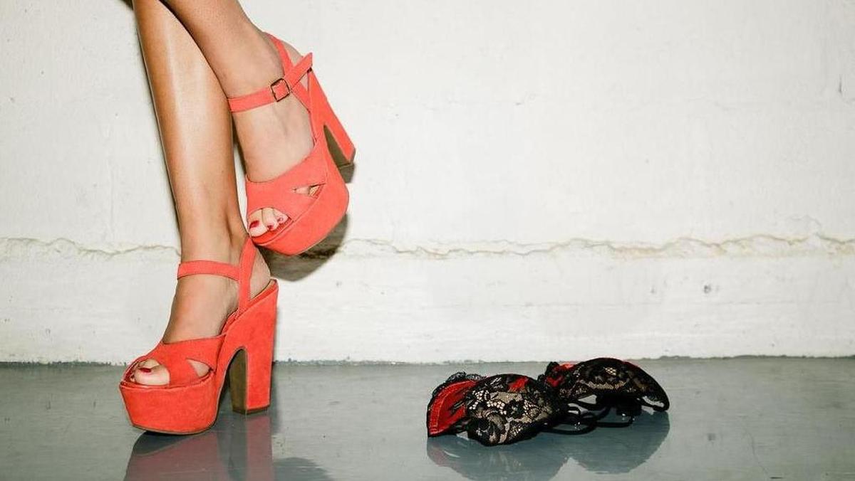 Anjelika Varum onlayn porno