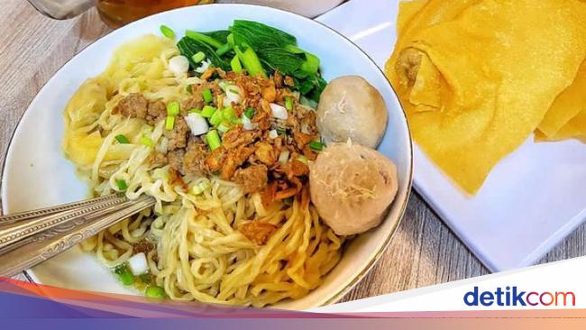 6 Rekomendasi Warung Mie Ayam Populer Dan Enak Di Kota Medan
