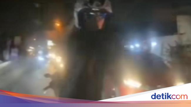 Viral vehicle mirror broken on Depok Avenue, victim documented to law enforcement