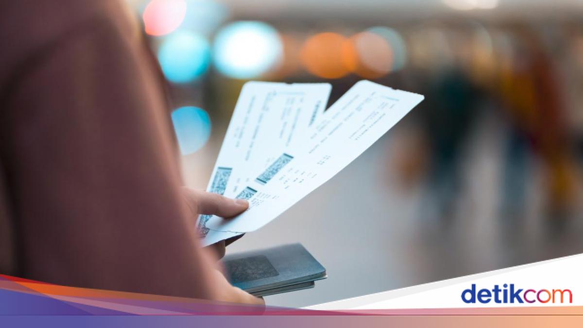 Harga tiket penerbangan langsung rute Jakarta-Medan tembus hingga Rp 11 juta per orang pada periode Natal dan Tahun Baru (Nataru) 2025/2026.