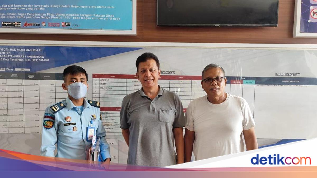 Kolbasa bilan onanizm qiling Erotik fotosurat Novoagansk